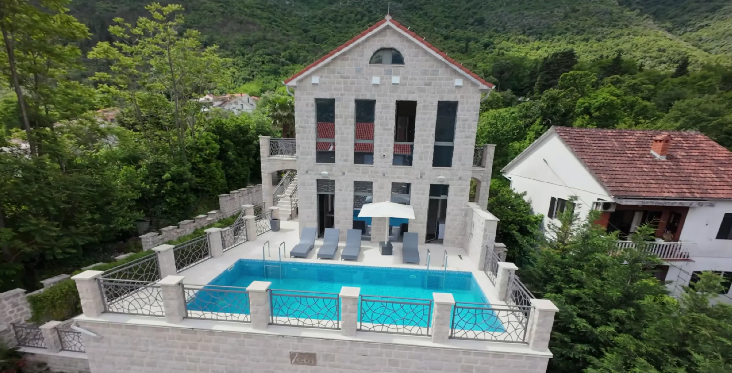 Zeta Residence Villa